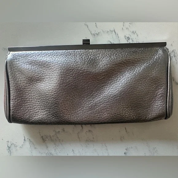 Women’s J. Crew Metallic Grey 100% Leather Pebble Clutch Wallet - Picture 2 of 8